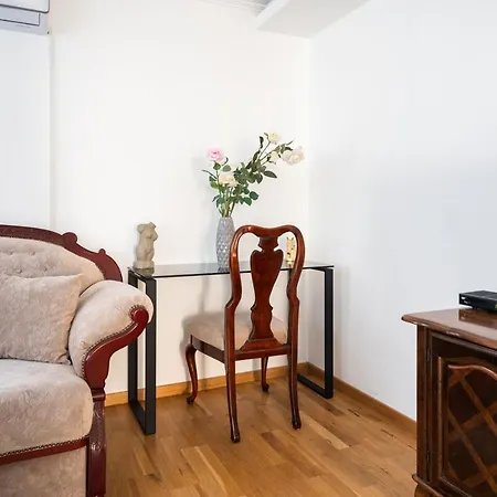 Apartment Bright 2bdr In The Main Pedestrian Zone *